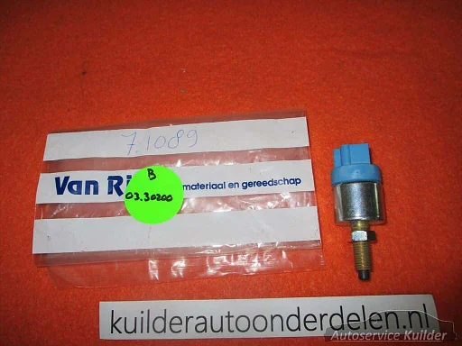 Remlichtschakelaar Toyota Nieuw  8434032050