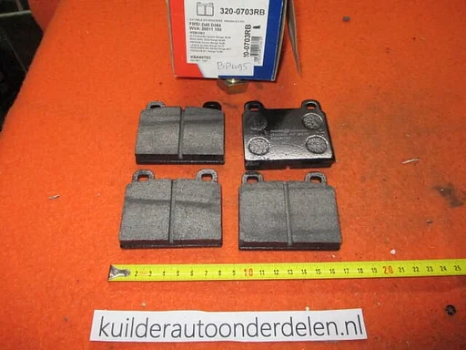 Remblokken Alfa Spider 105/115 Mercedes S W108 W109 Opel Commodore B AD