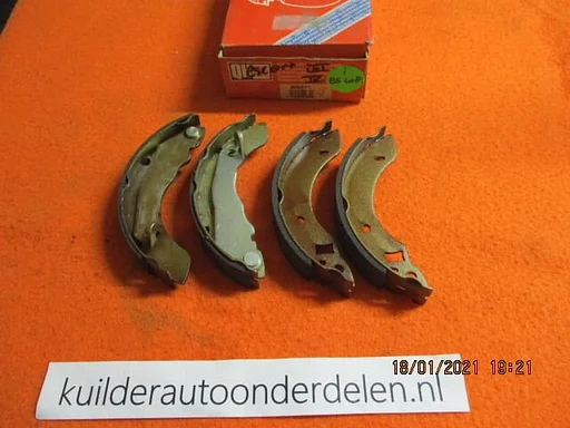 Remschoenset Ford Escort III en IV  AP Lockheed