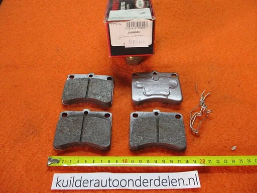 Remblokken voorzijde Daihatsu Cuore II Hijet Piaggio Porter J3606005  0449187222000