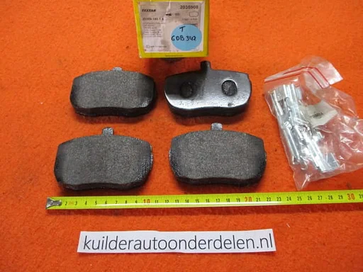 Remblokken voorzijde Land Rover 90  110/127  Textar 2035908 GBP267