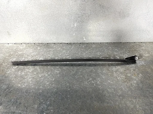 SIDE FILLER STRIP (RH) FRONT WINDOW - LANDWIND X6/NEW VISION