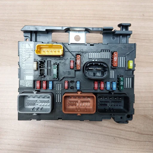 zekeringkast peugeot 207 1.6 vti