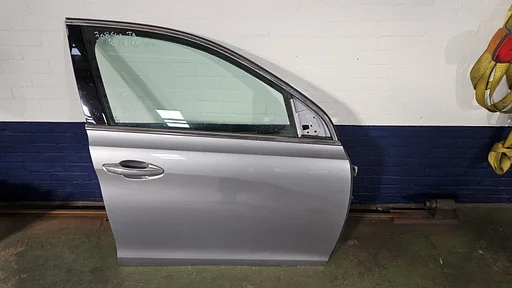 portier rechts voor peugeot 308 sw T9, KCAC