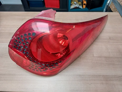 achterlicht peugeot 207 sw rechts