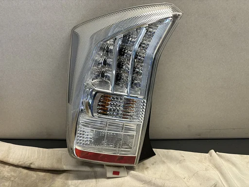 Toyota Prius Achterlicht Links P8007