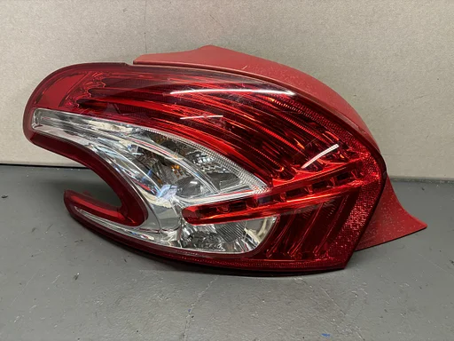 Peugeot 208 I Achterlicht Links 967262828003