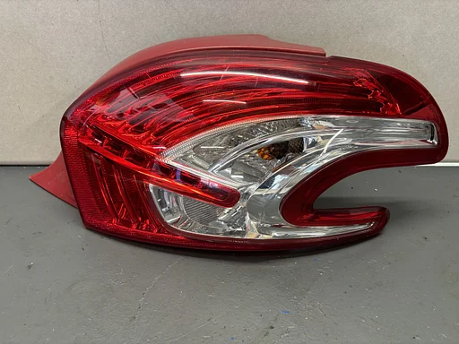 Peugeot 208 I Achterlicht Rechts 967262828003
