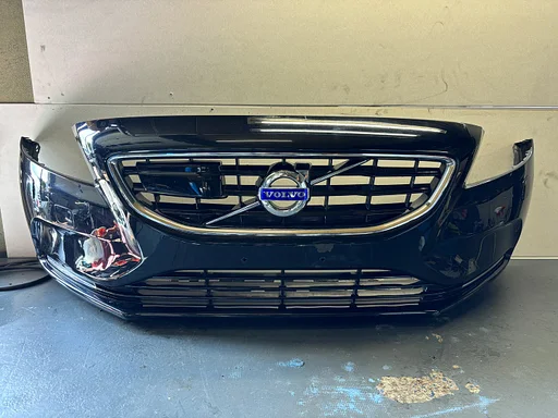 Volvo V40 Voorbumper Compleet 31283732