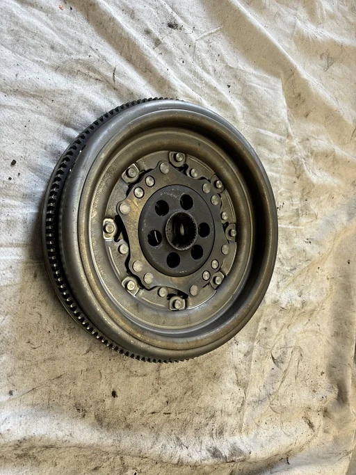 Volkswagen Golf V Vliegwiel ZSB03C105266B