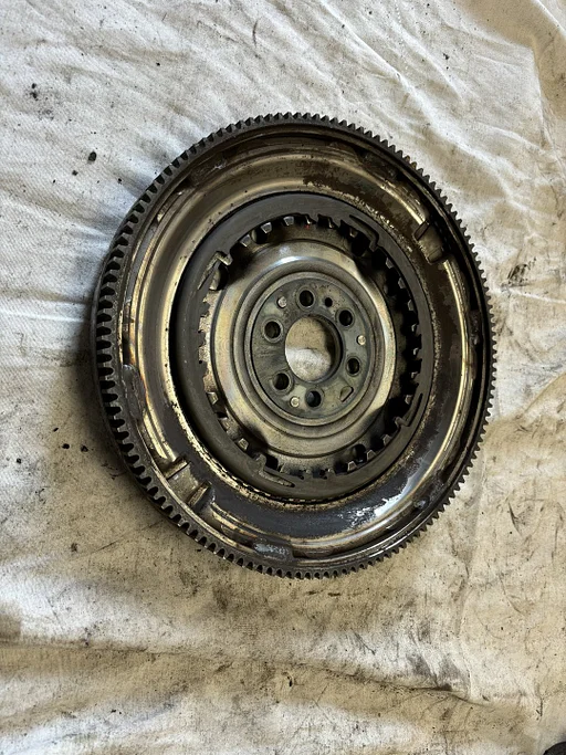 Volkswagen Touran Vliegwiel 03C105266E