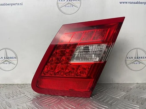 Achterlicht rechts van een Mercedes E-Klasse