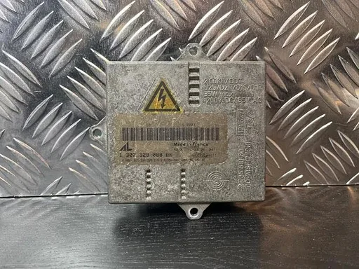 Xenon module van een Mercedes C-Klasse