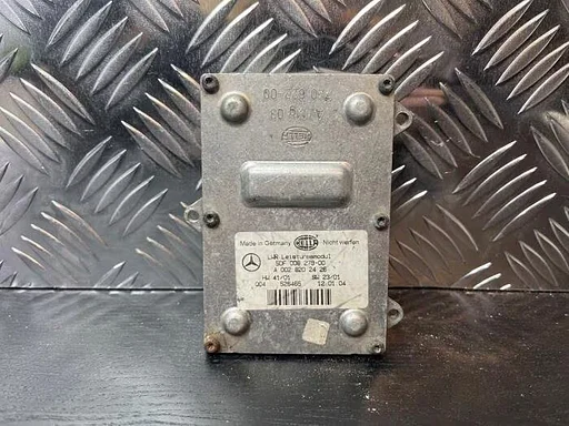 Xenon module van een Mercedes E-Klasse