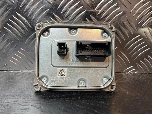 Xenon module van een Mercedes E-Klasse