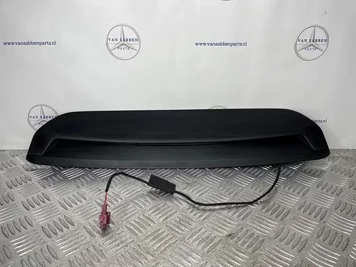 Extra Remlicht midden van een Mercedes C-Klasse