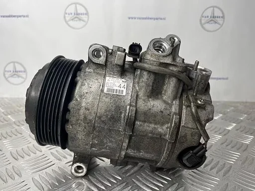 Aircopomp van een Mercedes E-Klasse