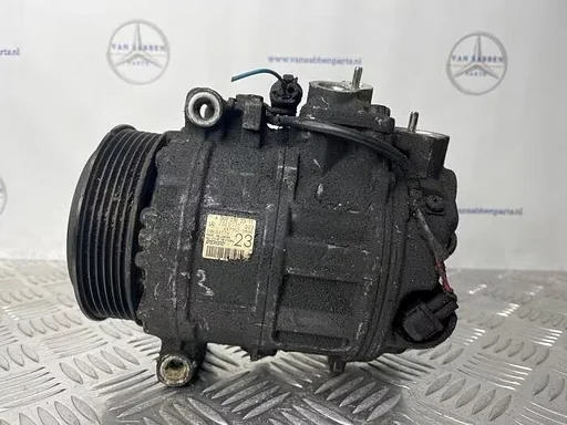 Aircopomp van een Mercedes Vito