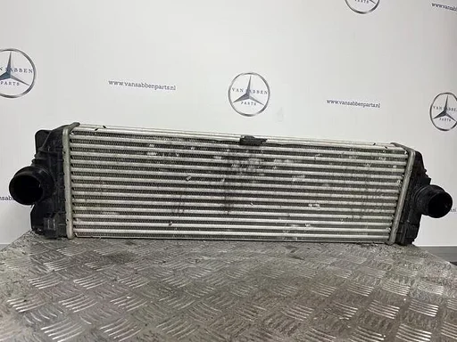 Intercooler van een Mercedes Sprinter