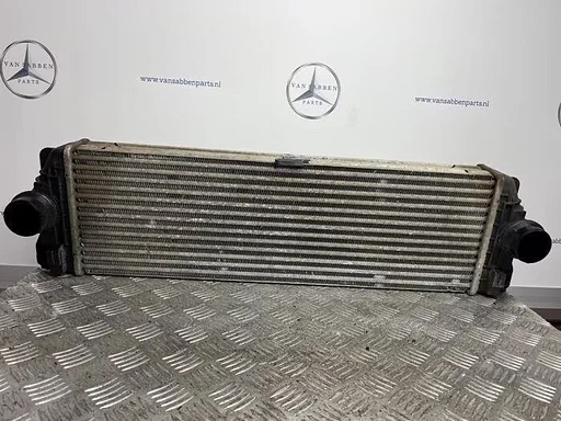 Intercooler van een Mercedes Sprinter