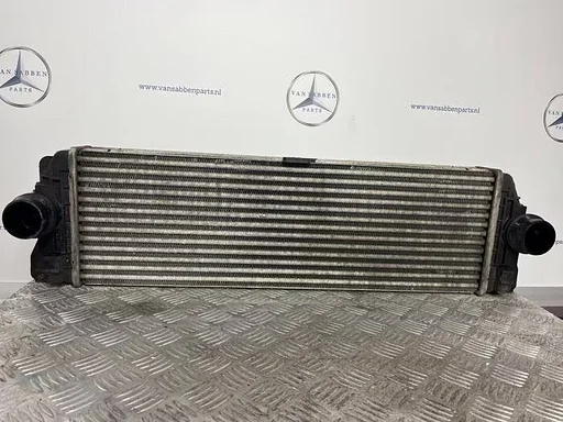 Intercooler van een Mercedes Sprinter