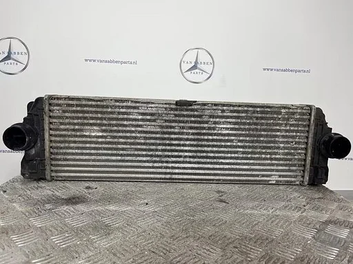 Intercooler van een Mercedes Sprinter