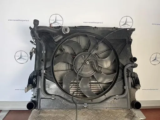 Koelerset van een Mercedes Vito