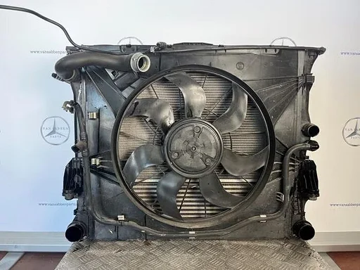 Koelerset van een Mercedes Vito