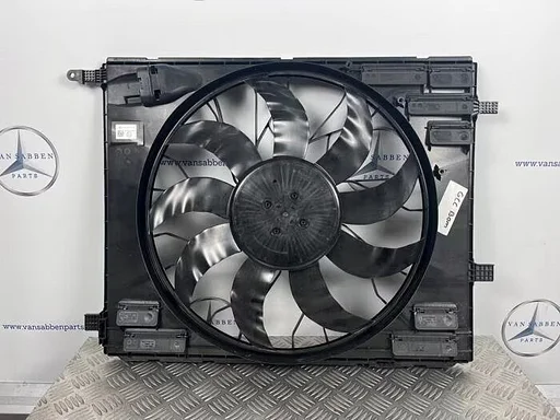 Koelvin van een Mercedes GLC-Klasse