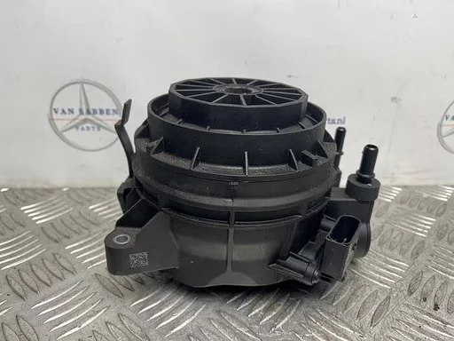 Brandstoffilterhuis van een Mercedes E-Klasse