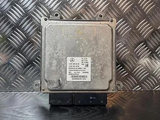 Computer Motormanagement van een Mercedes C-Klasse