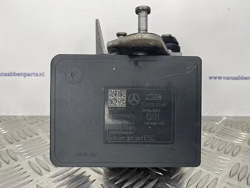 ABS Computer van een Mercedes C-Klasse