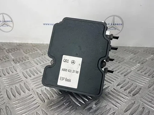 ABS Pomp van een Mercedes CLA