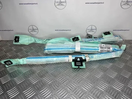 Airbag hemel rechts van een Mercedes C-Klasse