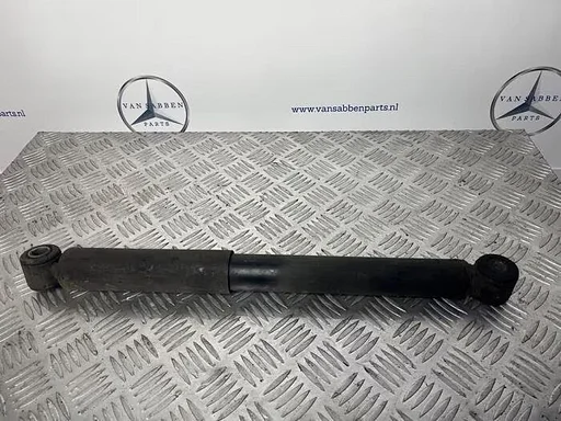 Schokdemper rechts-achter van een Mercedes Sprinter