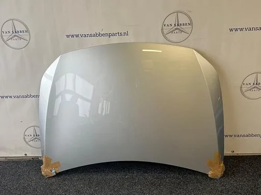 Motorkap van een Mercedes A-Klasse (775)