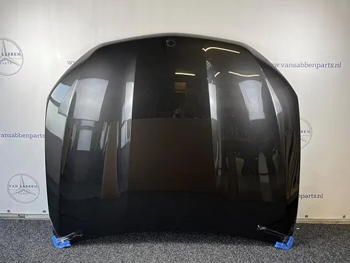 Motorkap van een Mercedes GLC-Klasse (831)