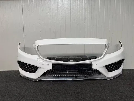 Voorbumper van een Mercedes C-Klasse (149)