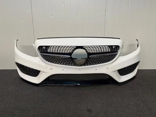Voorbumper van een Mercedes C-Klasse (149)