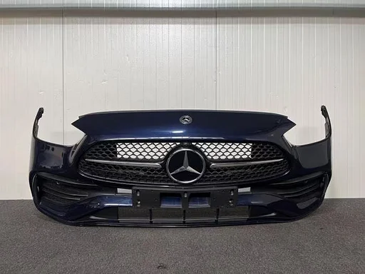 Voorbumper van een Mercedes C-Klasse (890)