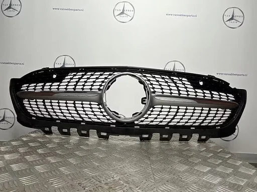 Grille van een Mercedes A-Klasse (ZWART)