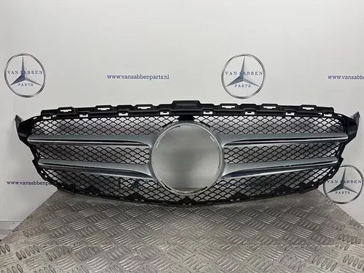 Grille van een Mercedes C-Klasse (ZWART)