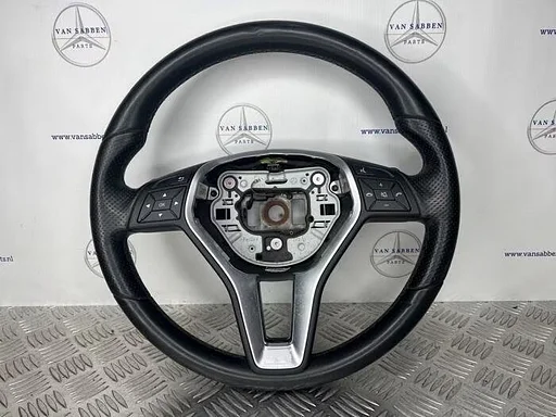 Stuurwiel van een Mercedes E-Klasse