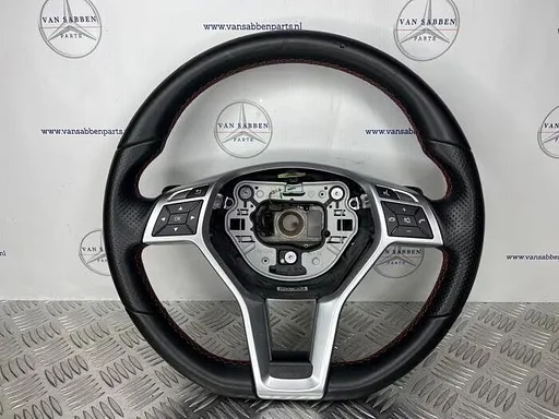 Stuurwiel van een Mercedes GLA