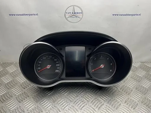 Kilometerteller KM van een Mercedes C-Klasse