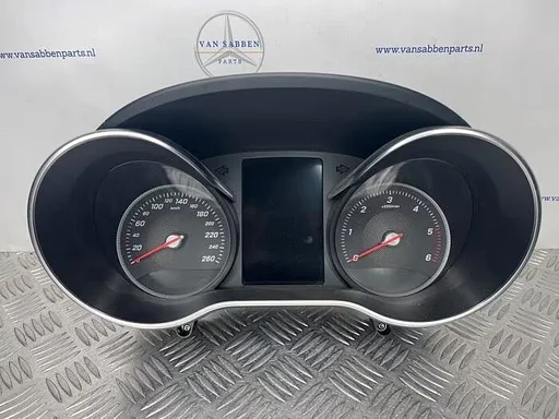 Kilometerteller KM van een Mercedes C-Klasse