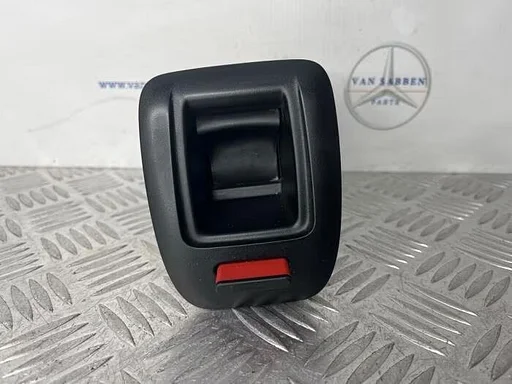 Achterbank slot van een Mercedes B-Klasse