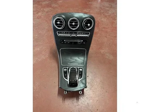 Middenconsoles van een Mercedes GLC-Klasse