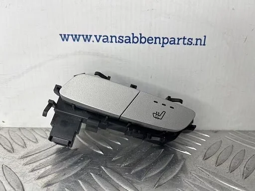 Stoelverwarmings Schakelaar van een Mercedes C-Klasse