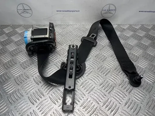 Veiligheidsgordel rechts-voor van een Mercedes A-Klasse